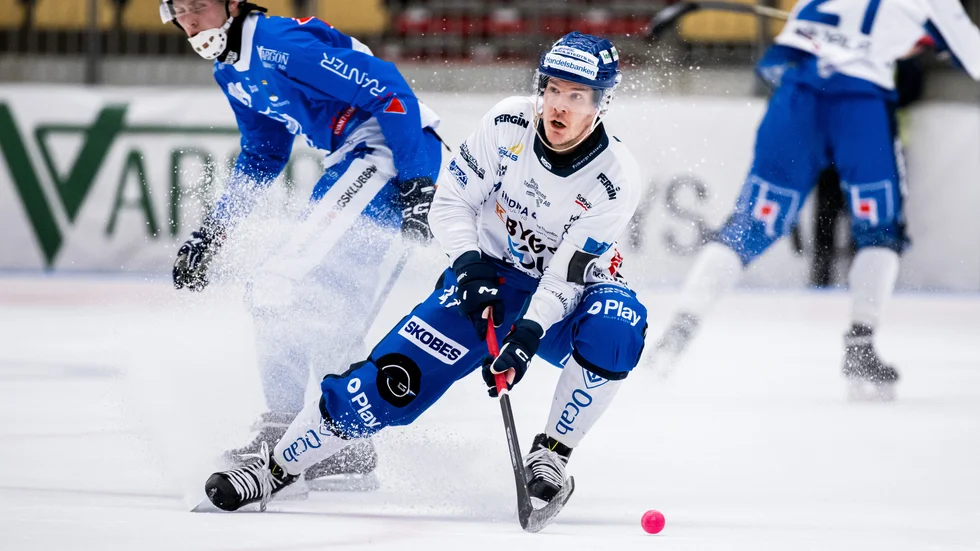 IFK Motalas lagkapten Anders Persson var tillbaka i bortamatchen mot IFK Vänersborg som IFK vann efter bra spel. Två raka segrar har IFK fått med sig till den stundande kvalserien.