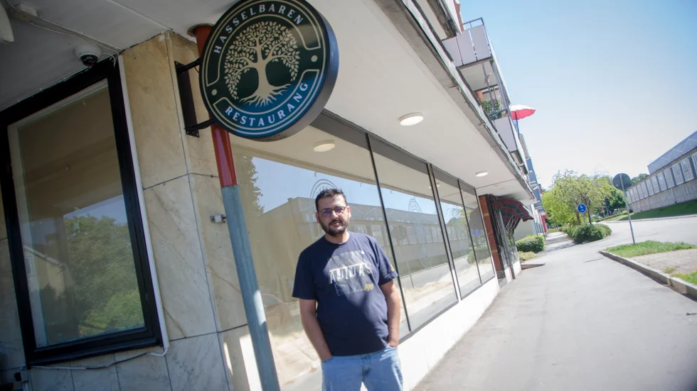 Snart öppnar krögaren Patrick Makdesi upp Hasselbaren i Oxelösund. På 60-talet huserade lokalerna en restaurang med samma namn, och nu vill Patrick Makdesi föra arvet vidare med en restaurang som serverar både lunchbufféer och á la carte.