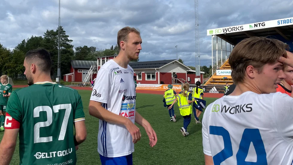Emil Ring har kommit till Luleå, där flickvännen sedan tidigare studerar och där han själv ska plugga till fysioterapeut. Nu har han gjort sin fotbollsdebut i Norrbotten.