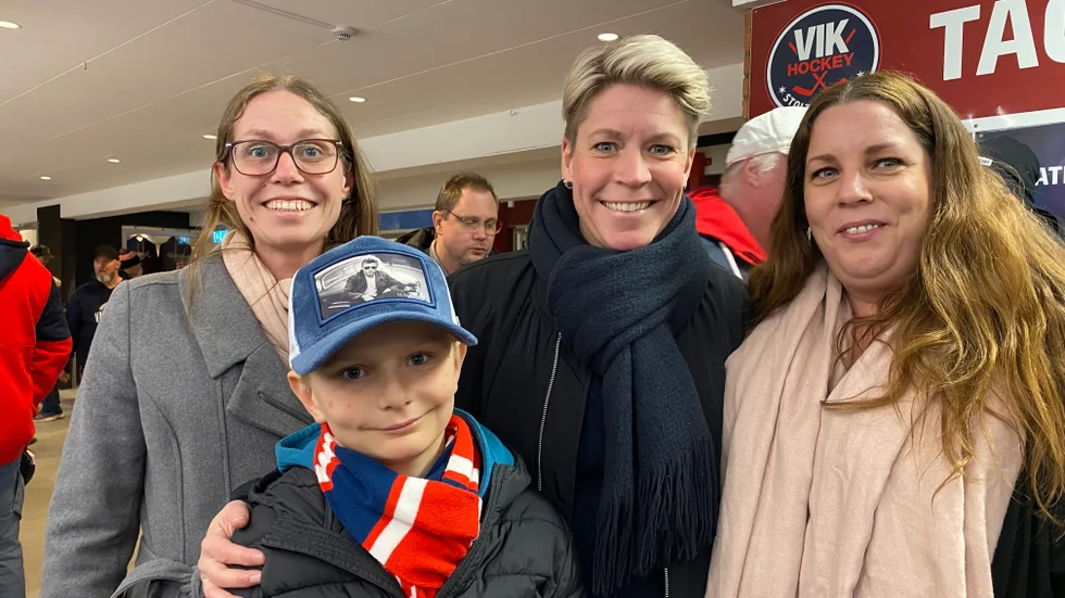 Lisa Mattsson, Ylva Edlund, Sara Edenblad och Alfred Berg var några i publiken. Allihop är hemmahörande i Västervik. Lisa och Ylva är för övrigt lagledare inom VIK.
