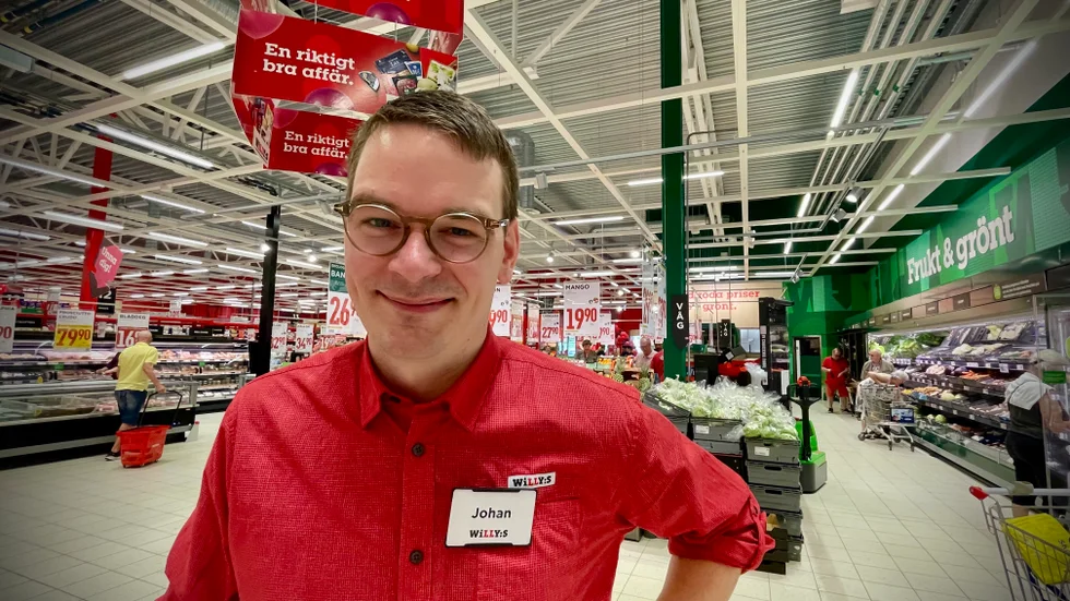 Johan Strand var en glad och lättad butikschef på premiärdagen. "Det har varit en strid ström av kunder hela dagen".