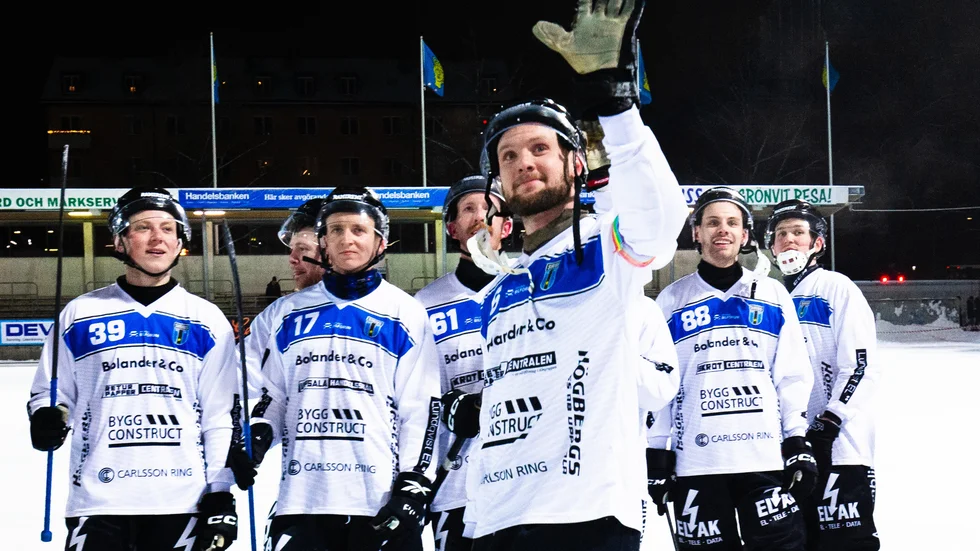 David Thorén firar segern i fjolårets annandagsbandy borta mot Hammarby.