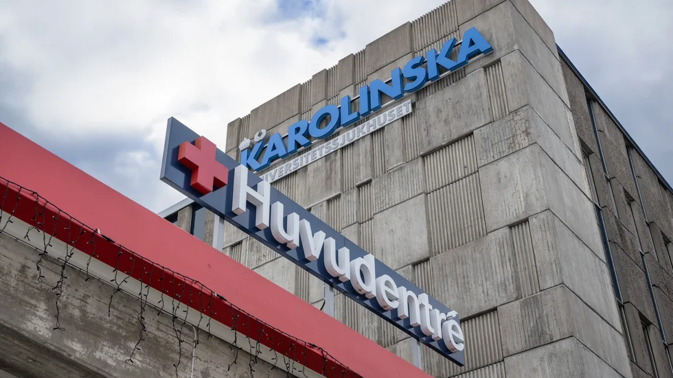 Karolinska i Huddinge. Här tas chefer ur tjänst utan förvarning, enligt en överläkare.
