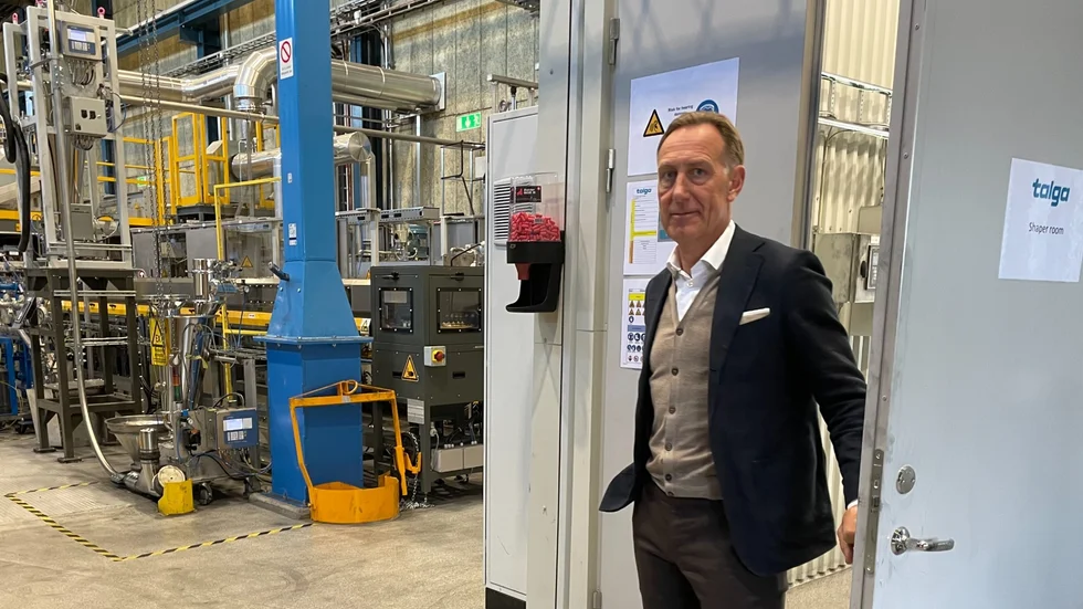 Svenskt näringslivs vd Jan-Olof Jacke besökte på tisdagen gruvföretaget Talga i Luleå. "Självklart ska man kunna överklaga tillståndsprocesser, men det tar för lång tid i Sverige. Jag förstår att Talga är otåliga", sade Jacke.