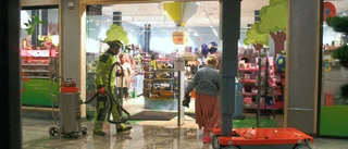 Vattnet forsar in i nya gallerian: "Inte första gången"