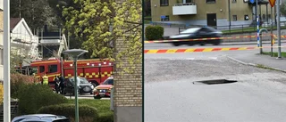 BILDEN: Bil körde ner i väghål i Linköping – platsen avspärrad