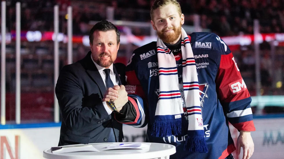 Så här såg det ut 12 mars när Marcus Högberg förlängde kontraktet med LHC. Nu flyttar LHC-målvakten till NHL och frågan är i vilken klubb han hamnar?