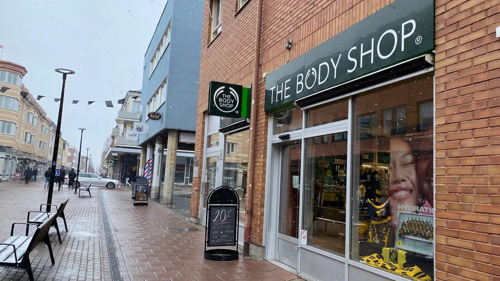 The Body Shop har funnits i Skellefteå sedan 1987, då den tidigare ägaren Elénor Lindholm slog upp portarna i den första butiken som låg i den gamla Arkaden-gallerian.