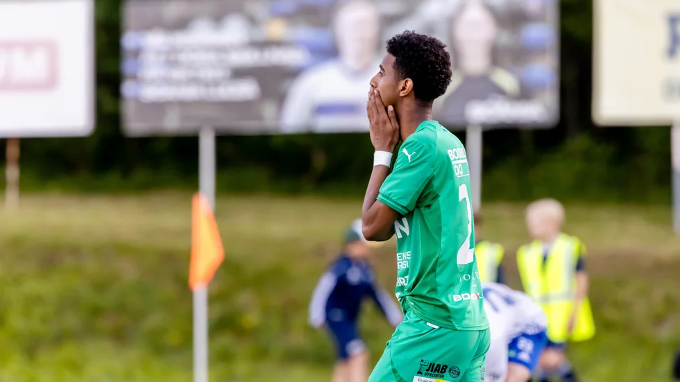 Bodens BK föll mot Team TG på bortaplan och med två omgångar kvar är båda lagen på samma poäng, med BBK har betydligt sämre målskillnad. 