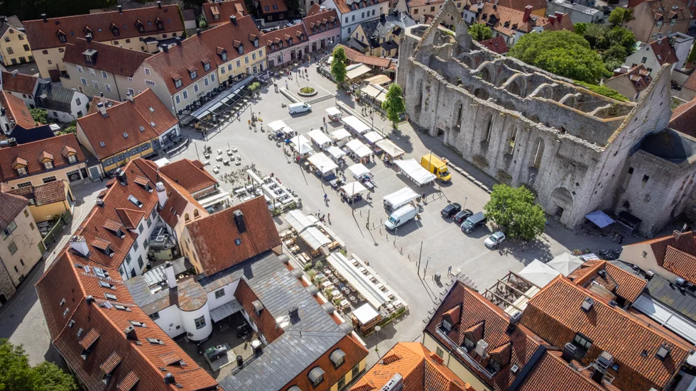 Stora torget, Visby innerstad, där Munken ligger.