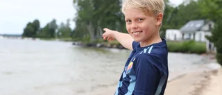 Harry, 9, dök i Varamon – hittade guld på botten: "Glimmade till"