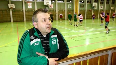 De fem sista matcherna i division 2 norra spelade Strömnäs GIF utan huvudtränaren Lars Johansson. Och nu har han bestämt sig för att sluta. "Tiden räcker inte till. Jag driver ett företag i Skellefteå och har fullt upp", säger han. (Arkivbild)