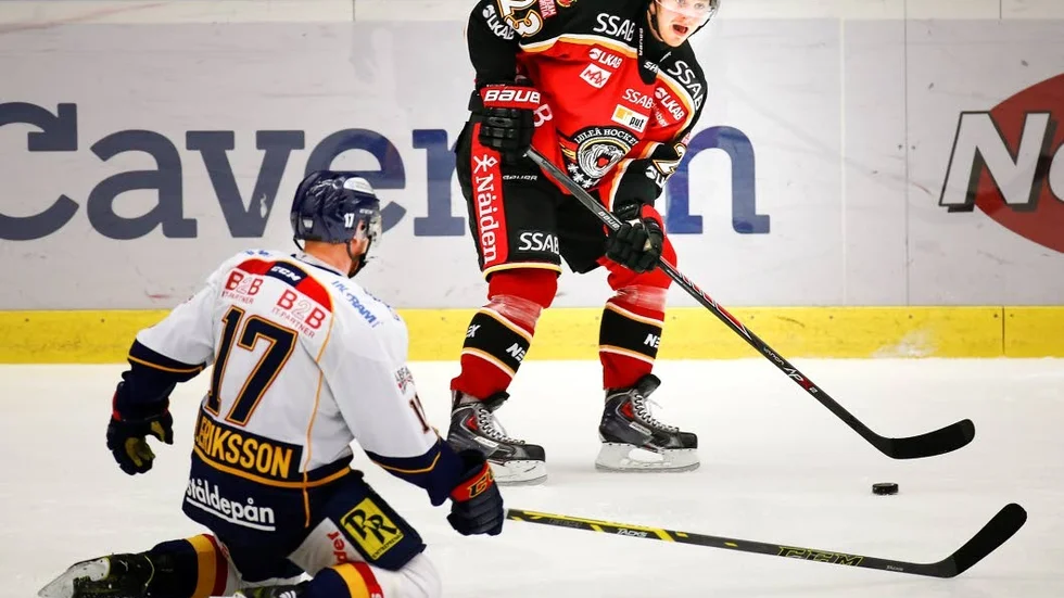 Poäng. Lucas Wallmark hittade nätet igen.
