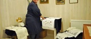 Vera brinner för kistdekorationer