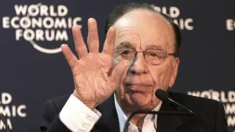 Stopp för gratis nyheter på nätet. Rupert Murdoch stämmer i bäcken.