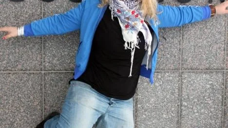Caroline Törnberg startade sitt företag Vocal devotion vid Acusticum i Piteå. I dag heter företaget Svenska sång & röstinstitutet. I mars deltar hon i SVT:s program "Draknästet".