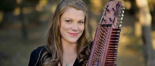 “Fler och fler får upp ögonen för nyckelharpa”