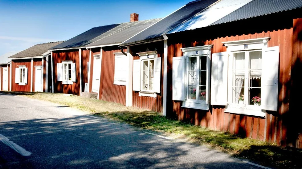 Kunskapskälla. Genom att lyfta blicken kan vi utforska den rika källa till kunskap och upplevelser som Unescos unika världsarv utgör, menar debattörerna. I Norrbottens finns tre världsarv – Laponia, Gammelstads kyrkstad (bilden) och Struves meridianbåge.