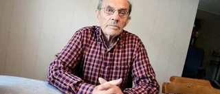 Sven lever med värk efter operationen