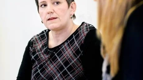 FEL KLASSNING. Erika Sjölund, huvudskyddsombud för kommunal i Luleå, säger att arbetsgivaren prioriterar säkerhetsarbetet för de anställlda men att man ibland kan ifrågasätta hur anmälningarna klassas.