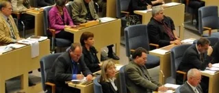 Skiftande närvaro i plenisalen
