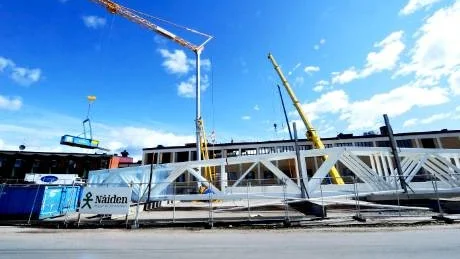 skapar problem. Ombyggnationerna av Pontushallen gör att föreningarna som vanligtvis håller till där tvingats flytta ut. Något som gjort att Luleå judoklubb ledsnat och ordförande Kari Jämsä funderar på att lägga ned verksamheten.Foto: Linda Wikström
