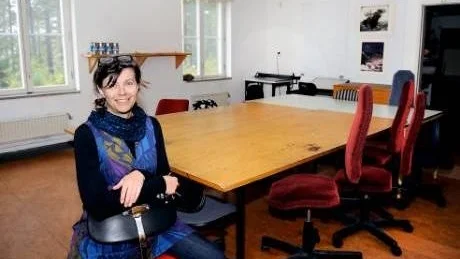 SCREENTRYCKSVERKSTAD. I denna lokal på Kronan ska det byggas upp en screentrycksverkstad för konstnärer men också med tanken på att bygga upp en kursverksamhet för allmänheten. På bild ses Pia Schmaltz, föreståndare för Konstnärernas kollektivverkstad i Luleå.