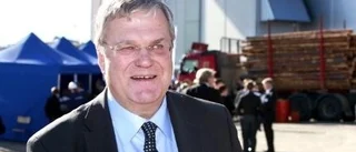 Hövdingen tar lätt på kritiken