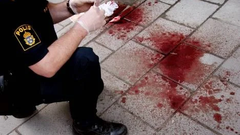Skrämmande facit av en rolig utehelg med vänner och bekanta. Våldet finns överallt och glädjen kan snabbt förbytas i tragedi. Gatuvåldet drabbar oftast unga män.