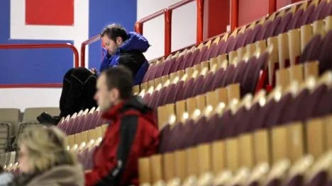 Mikael Renberg har följt och hjälpt MSSK Piteås hockeytjejer. "Hoppas publiken ställer upp, tjejerna är värda allt stöd".