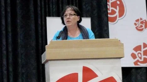 Karin Åström, partidistriktets ordförande, talade även hon om behovet av en regering som satsar på en hållbar utveckling i Norrbotten.