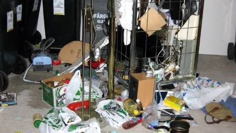 SNUSKIGT I SOPRUMMET. Den här synen möter hyresgäster som nyttjar soprummet på Landstingsvägen.  Foto: PRIVAT