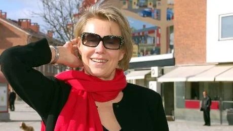 STJÄRNA. Arja Saijonmaa var på fredagen i Boden för att uppträdda och mannekänga på en modevisning. Det blev en viss stjärnglans när hon klev ut på torget.
