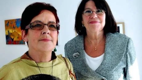 INITIATIVTAGARE. Anna-Stina Eriksson, konstnär och intitiativtagare från KRO och Ann-Katrin Sämfors, kulturnämndsordförande i Piteå tror båda att den här sortens utställningar kommer att sprida sig till andra kommuner.
