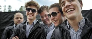 The Hives ber sina fans om förlåtelse