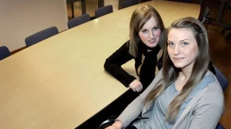 Annika Andersén och Elin Larsson, Piteå, var två av hundra slumpvis utvalda svenskar som deltog i ett medborgarråd om EU i Örebro i helgen. Båda är nöjda med helgen och känner ett ökat intresse för EU och politik.