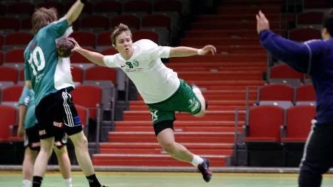 Mattias Ingström var nära att bli matchvinnare för Strömnäs i toppmatchen mot . Men hans sista skott i matchen tog i ribban och dansade på mållinjen innan målvakten hann rädda.