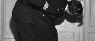 Kvinnliga poliser fick inte arbeta ute på gatorna