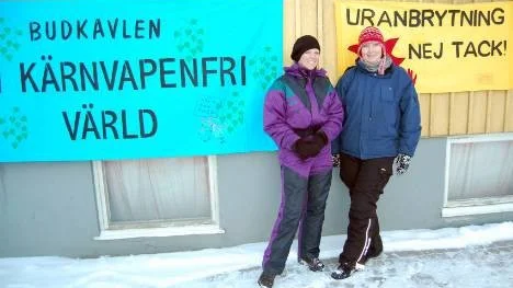 Solveig Hedman och Tone-Rita Olsen hoppades att alla i Arjeplog kommer att skriva på protestlistorna mot kärnvapenkrig.
