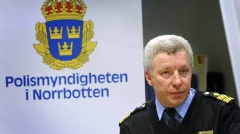 Polisen i Sverige måste spara. "För Norrbottens del handlar det om besparinghar på 15 miljoner kronor under 2009", säger länspolismästare Håkan Karlsson. (Arkivbild)