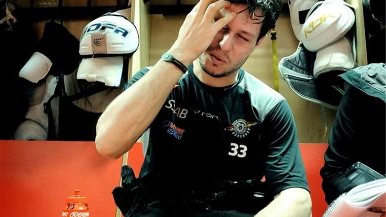 Elias Fälth, tidigare i Luleå Hockey, sparade inte på kritiken efter HV:s förlust.