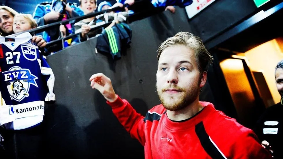 INGA POÄNG. Linus Omark var poängkung då han spelade i Zug. I Buffalo går det än lite tyngre och i nattens match mot Toronto blev det inte heller några poäng.