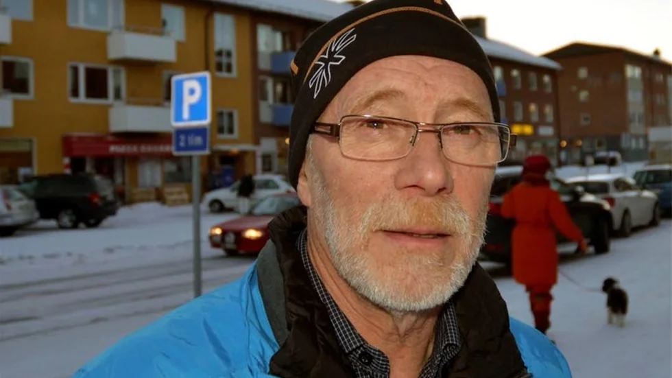 INGEN FÖRSÄLJNING. Stig Eriksson, (V), dementerar ryktena i Gällivare om försäljning av 160 kommunala lägenheter."Ska det ske är det kommunen som avgör det, inte någon annan.", säger han.
