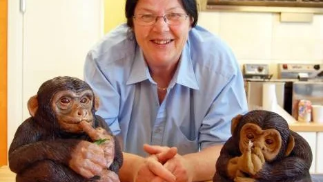 Kerstin Holmgren fick en kick när hon kom på idén med de söta schimpanserna.