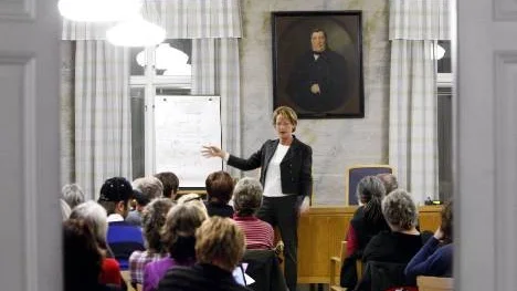 Gudrun Schymans föreläsning på Piteå museum drog mycket folk som gärna ville diskutera.
