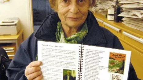 Inger Burman påpekar vikten av att hyresgästerna alltid underrättas även när det handlar om åtgärder utanför lägenheterna. (Arkivbild)