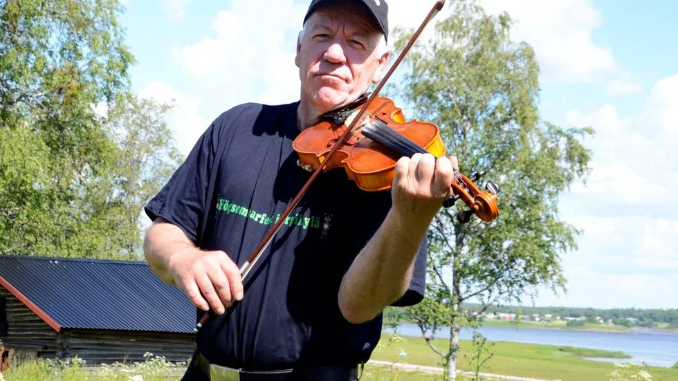 Trendig folkmusik. Sven Keskitalo tycker att det är roligt att fler och fler unga verkar upptäcka folkmusiken.