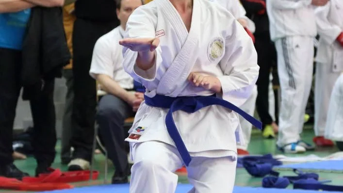 Vinnare. Linnéa Walter utför katan Bassai Dai i klassen Kata damer yngre junior, där hon tog RM-guld.