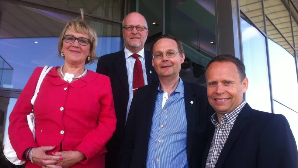 Glada i dag. Nu står det klart att Cape East väcks till nytt liv. Planerna på et nytt campus presenterades i Haparanda på onsdagsmorgonen. På bilden syns Haparandas kommunalråd Gunnel Simu, Norrbottens landshövding Sven-Erik Österberg, Johan Sterte, Luleå tekniska universitet och Fredrik Lindgren, Akelius Foundation
