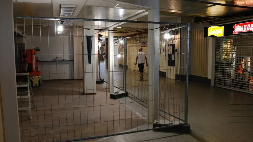 Kassan. Nu är utrymmet instängslat. Hit flyttas Bio 3ans försäljning under juni.